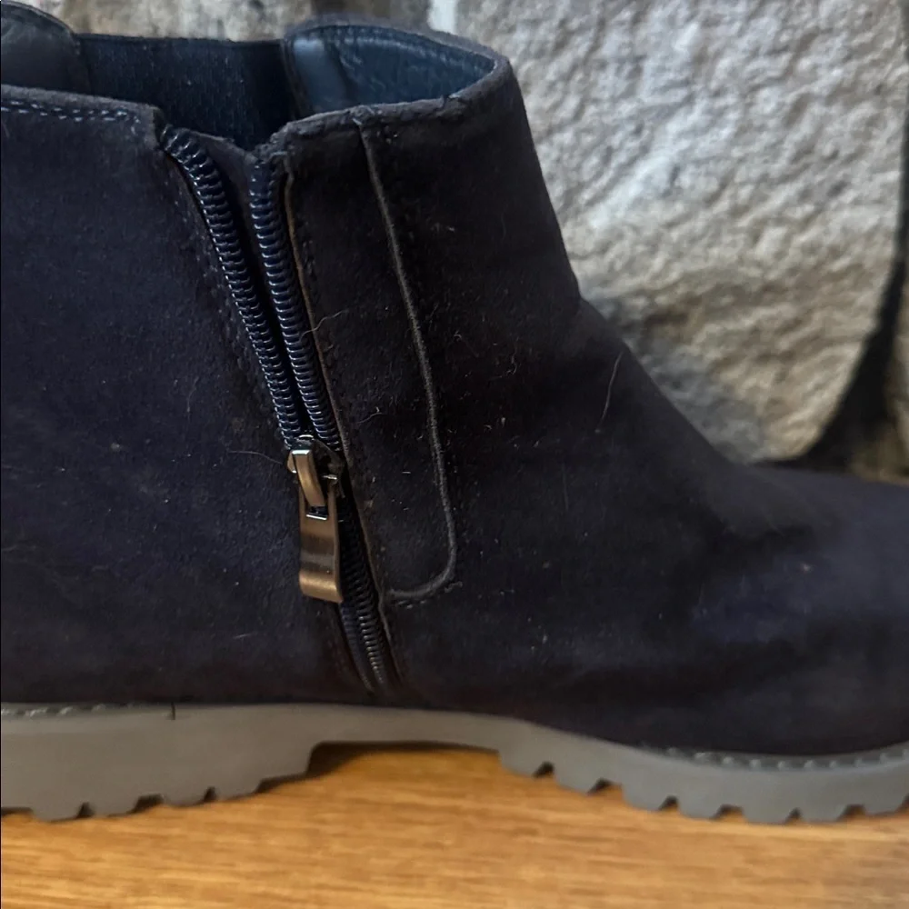 Timberland nubuck blue suede zip up ankle buckle boots with a lug sole men’s 9.5